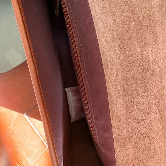 Cowhide crossbody in White and Brown - Picture 2 of 4